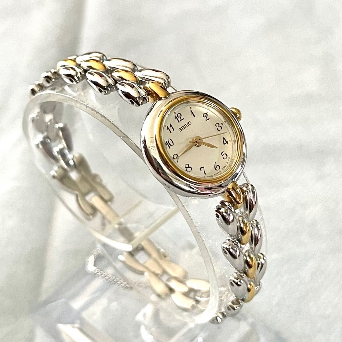 稼働 美品 SEIKO レディース腕時計 ブレスウォッチ コンビ リボン