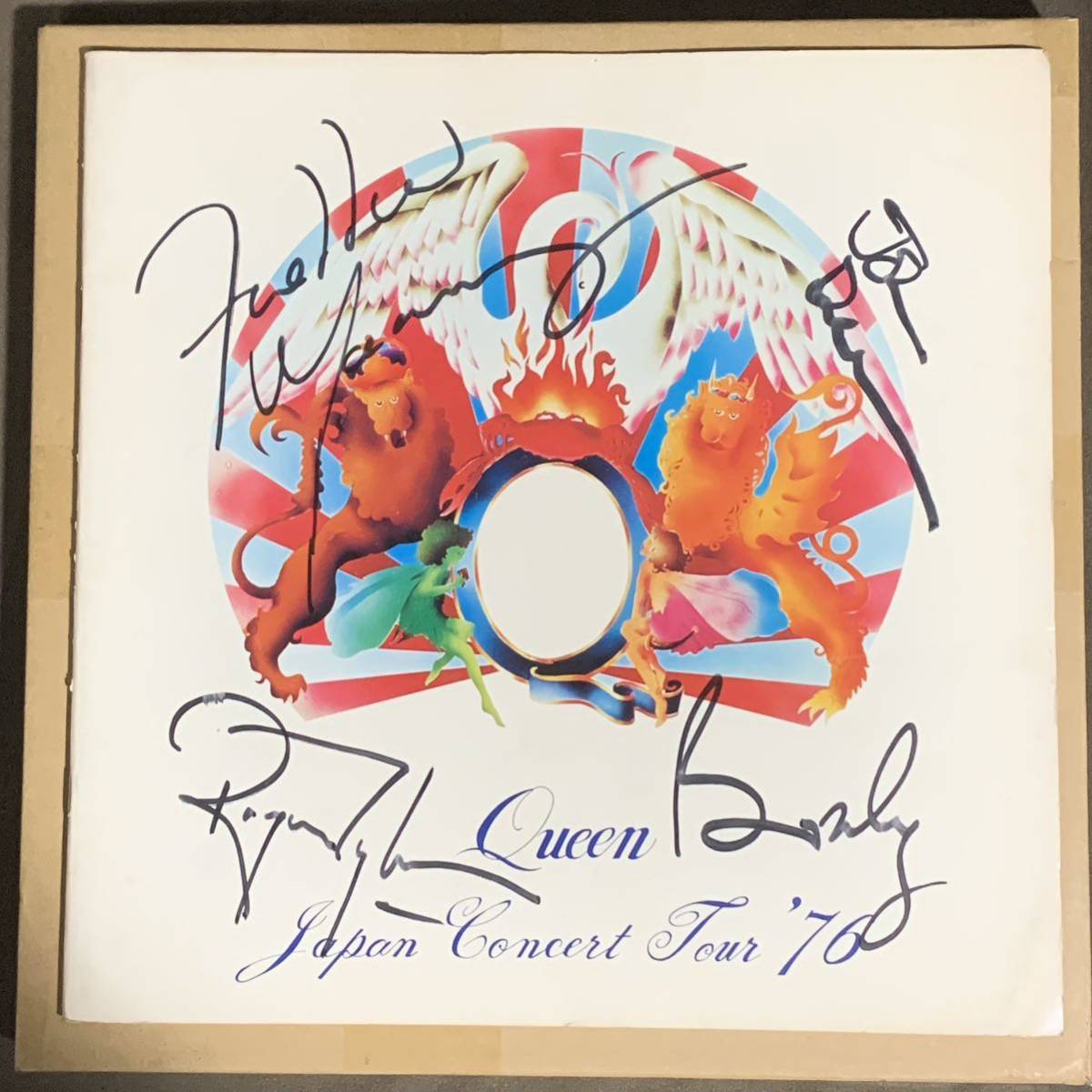 Yahoo!オークション - QUEEN クイーン サイン入りパンフレット 来日公