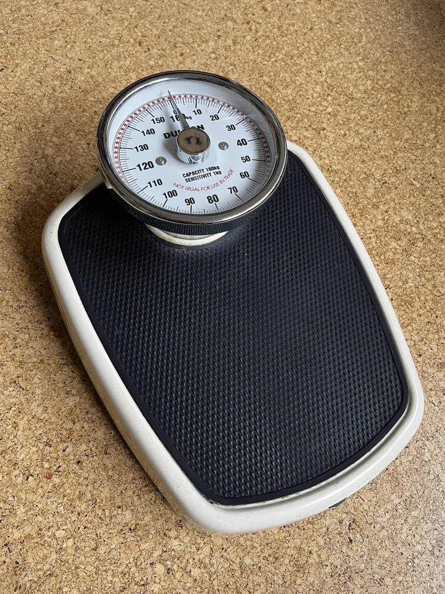 測る」を超えて、「飾る」。DULTONのレトロ体重計で 測る」を超えて