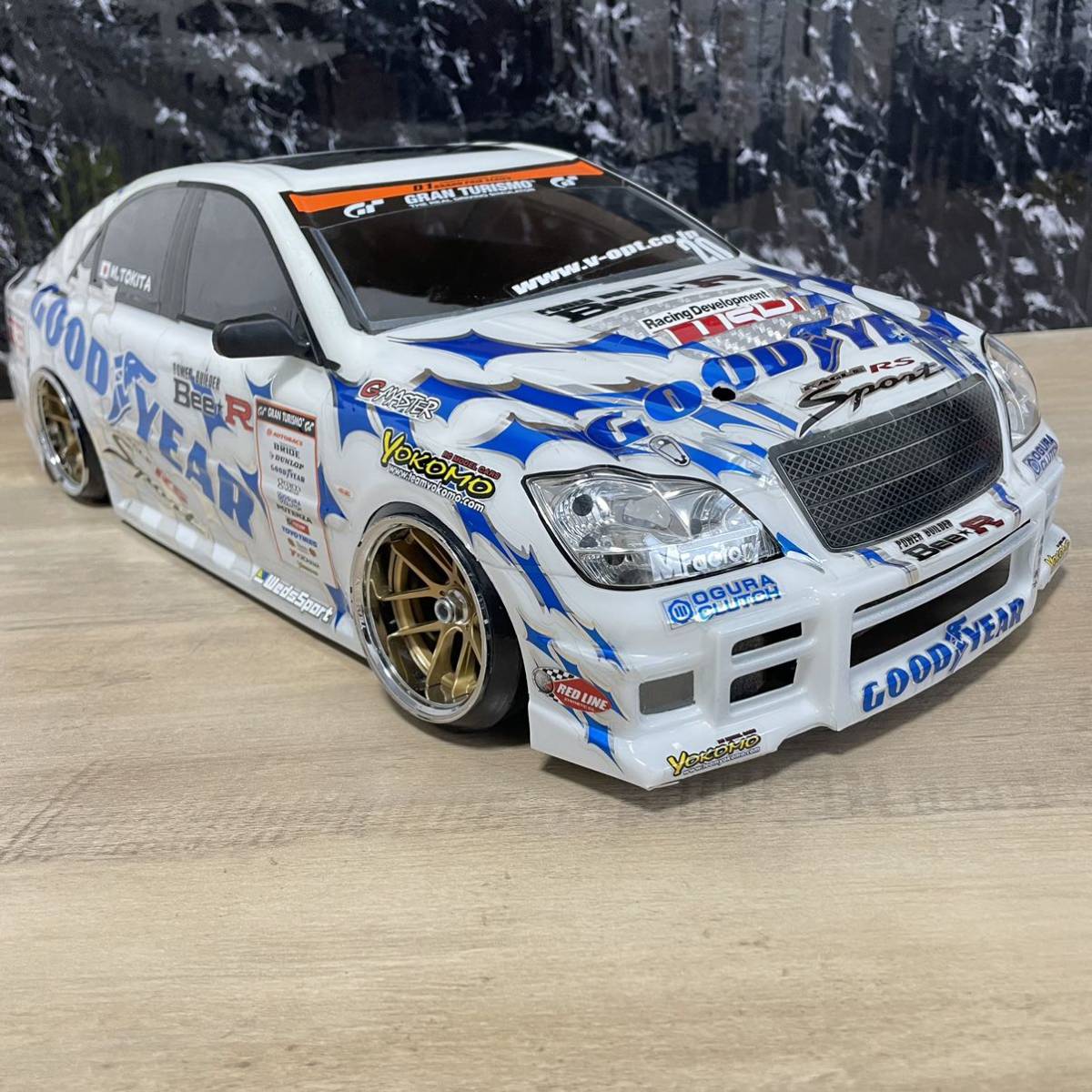 トヨタ クラウン ドリフト 1/10 ラジコン ボディ rc ヨコモ 塗装済 d1