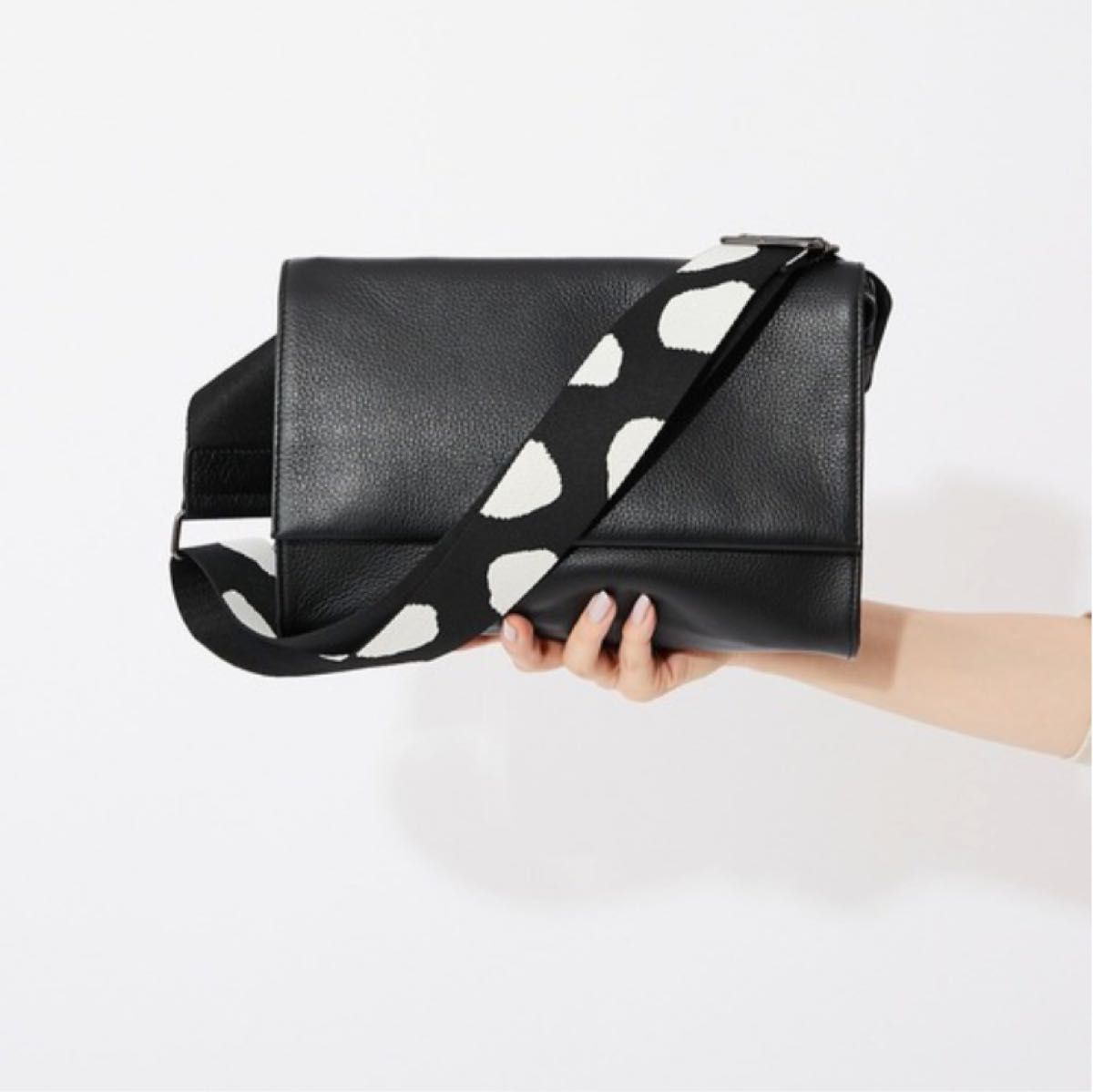 イアパピヨネ 柄テープ ボディバッグ ダルメシアン｜Yahoo!フリマ（旧