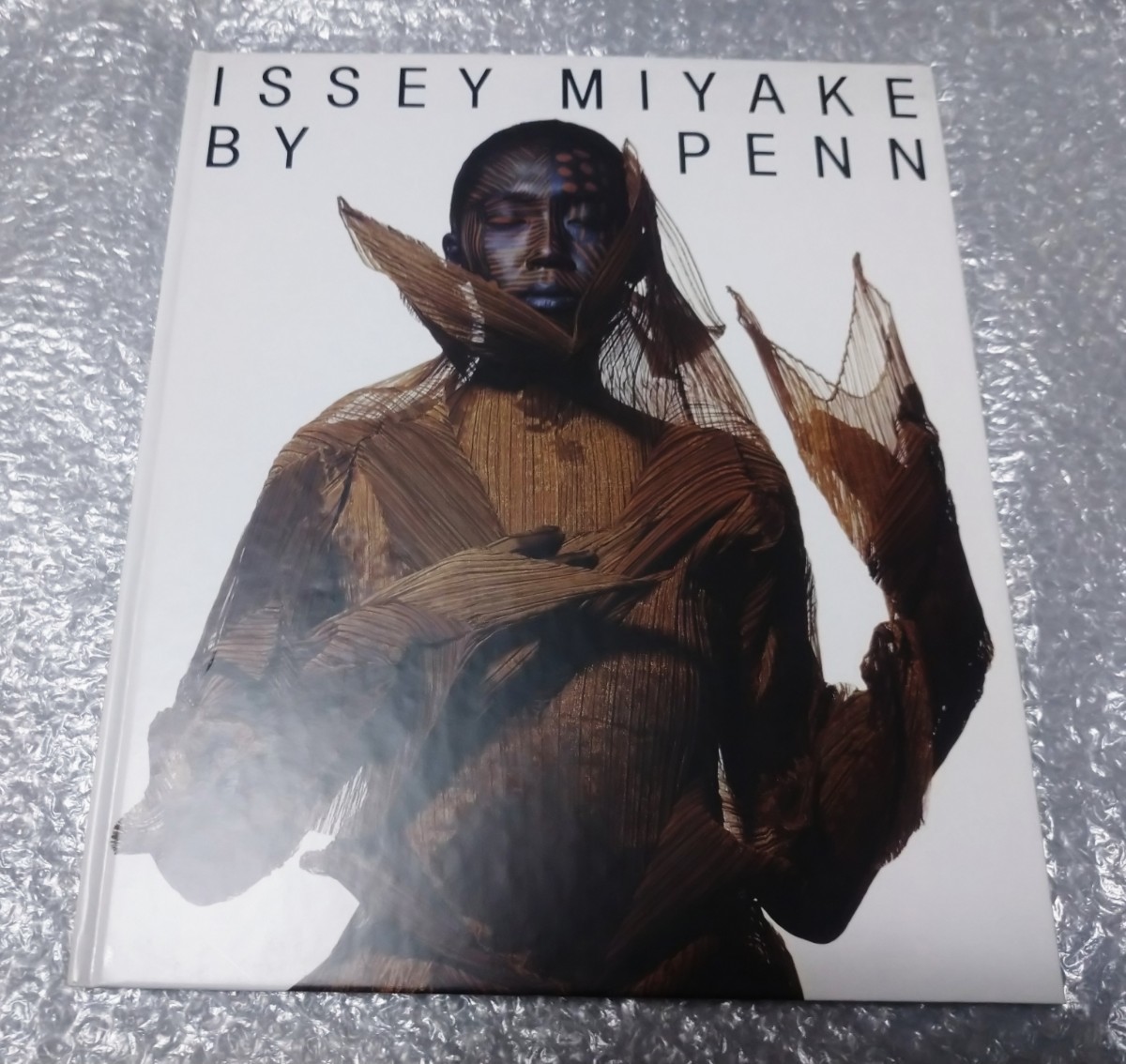 ISSEY MIYAKE BY IRVING PENN 世界で3000冊限定レア ISSEY MIYAKE BY