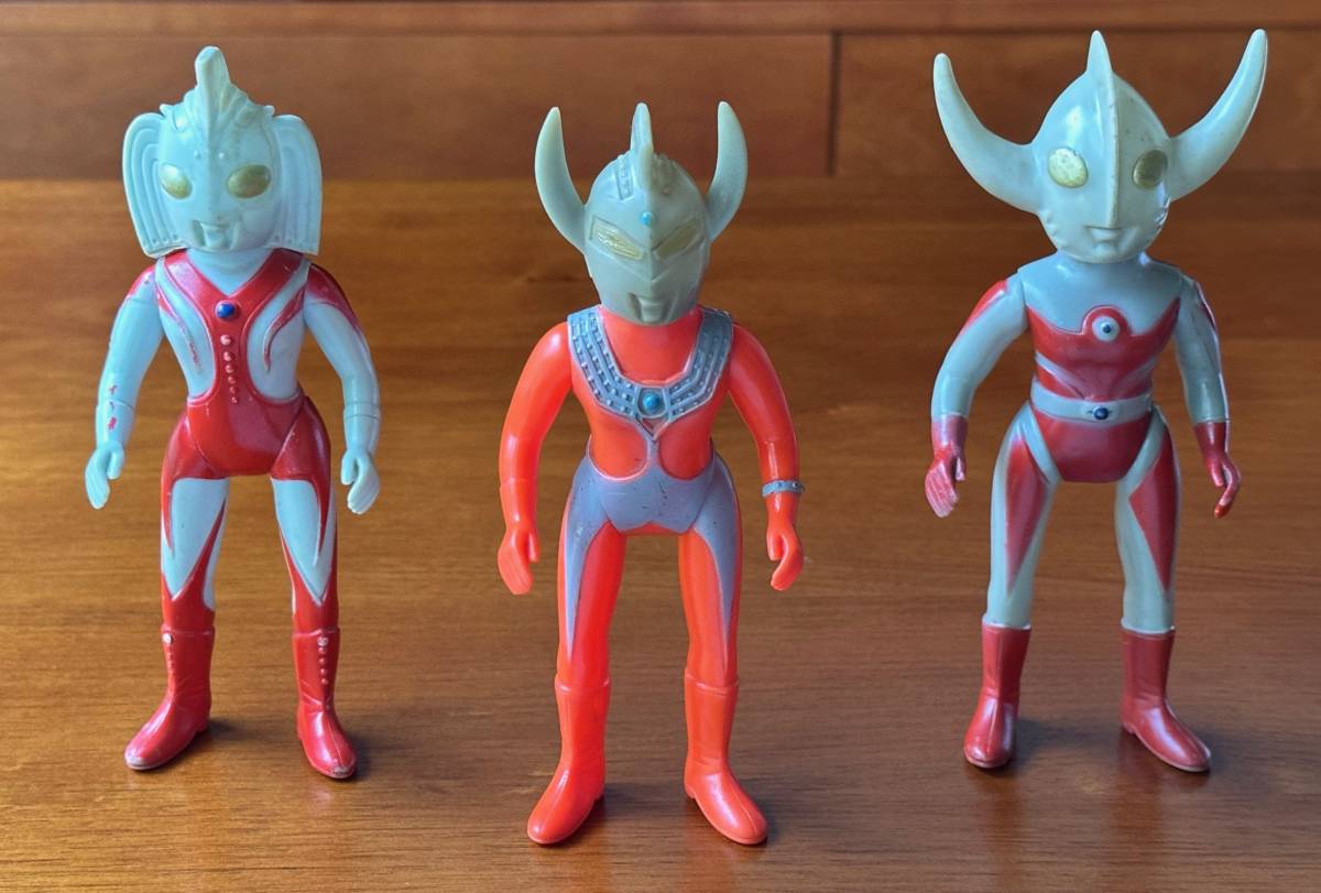 Yahoo!オークション - 当時物 ブルマァク ウルトラマン ソフビ3体セッ