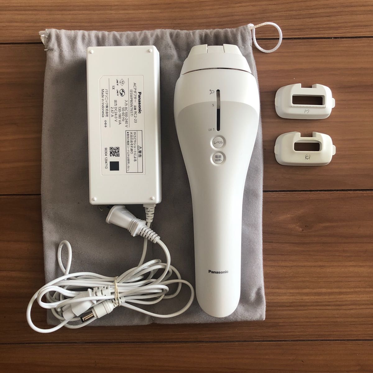 Panasonic 脱毛器 ES-CWP81 本体とアタッチメント Panasonic 脱毛器 ES