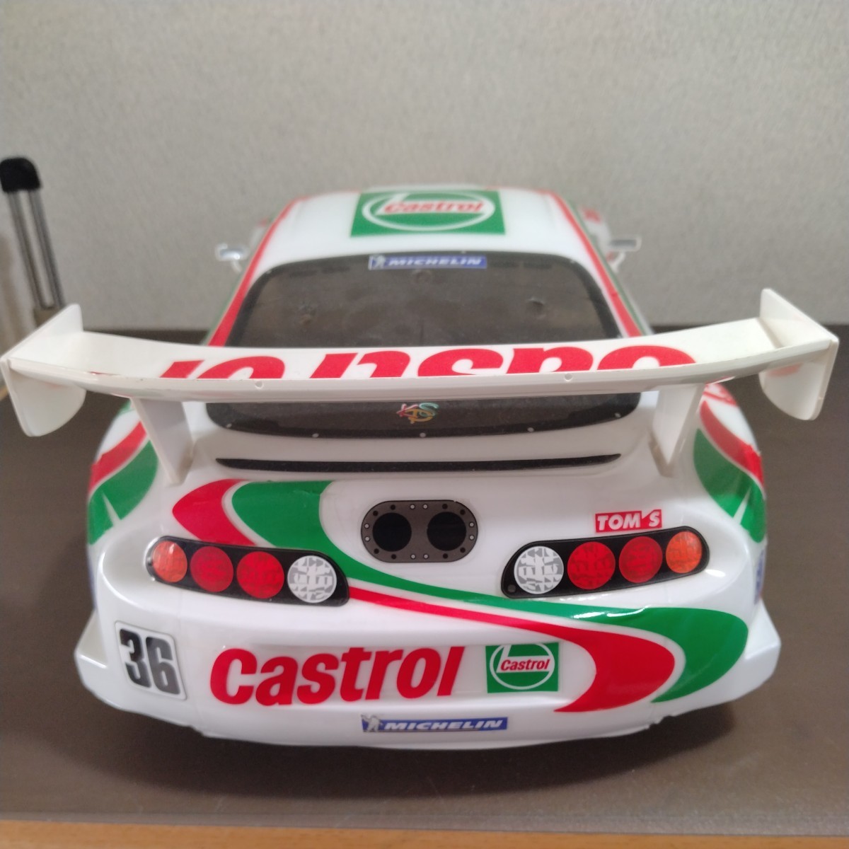 送料無料 タミヤ 1/10 カストロール トムス スープラ 2000年仕様