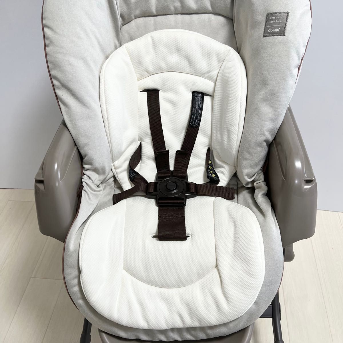 美品 コンビ ネムリラ AUTO SWING BD バースデイ限定モデル Combi 電動