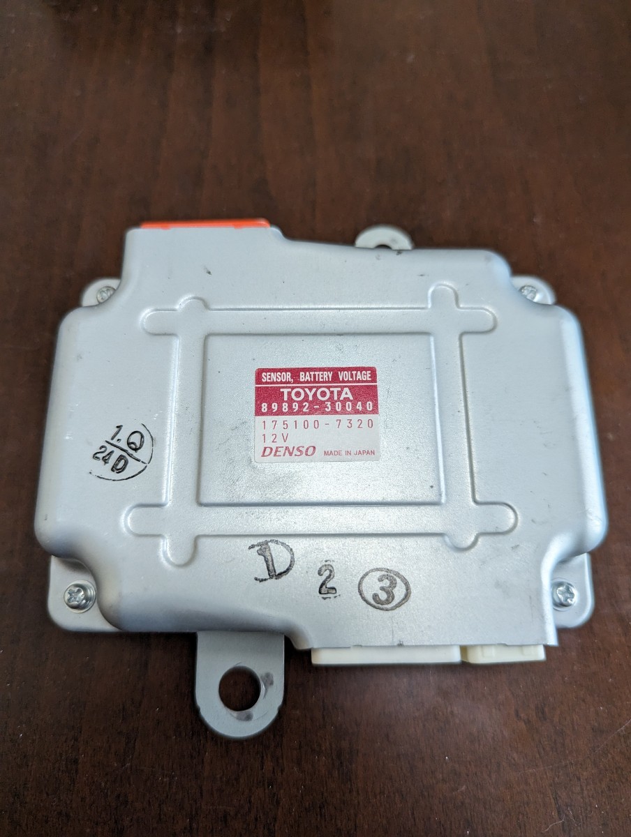 クラウン バッテリーボルテージセンサ 89892-30040 aws210