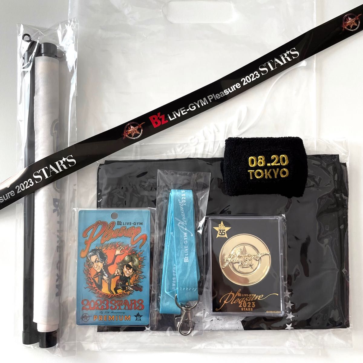 B'z ビーズ Premium席 限定グッズ 銀テープ リストバンド付き
