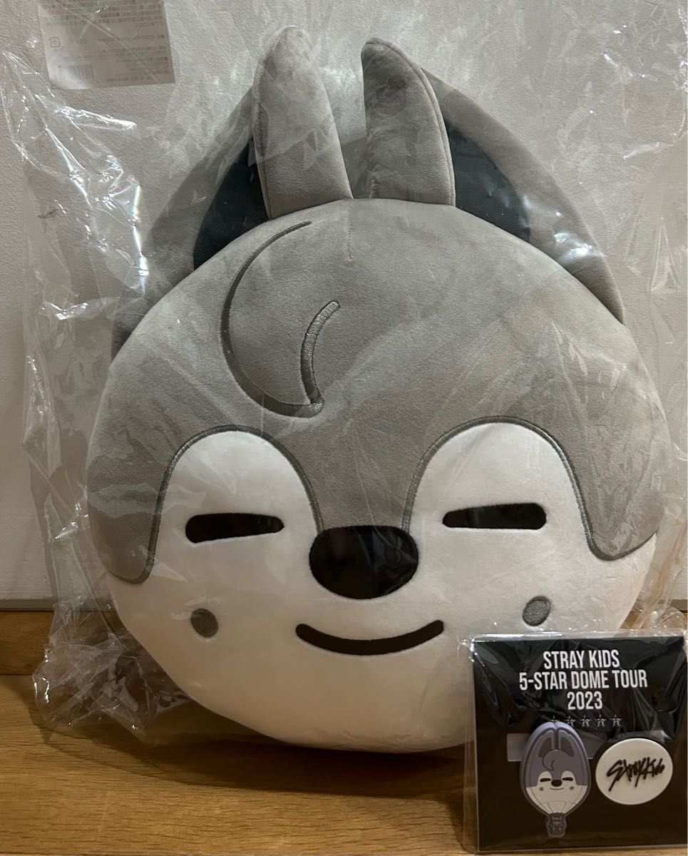 バンチャン クッション ウルフチャン スキズ straykids 公式 新品未