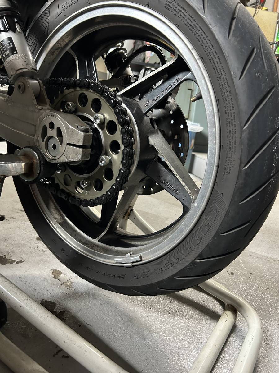 ゼファー400,χ用ZRX1100流用ワイドリアホイール