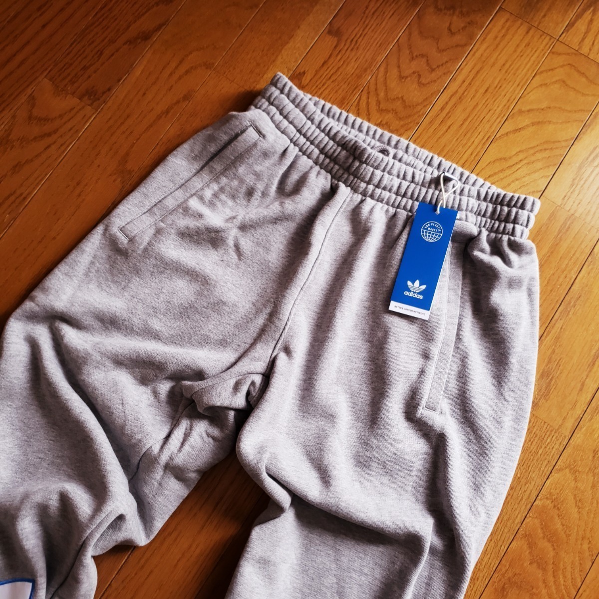 新品】adidas Originals トリコロール セットアップ M パーカー