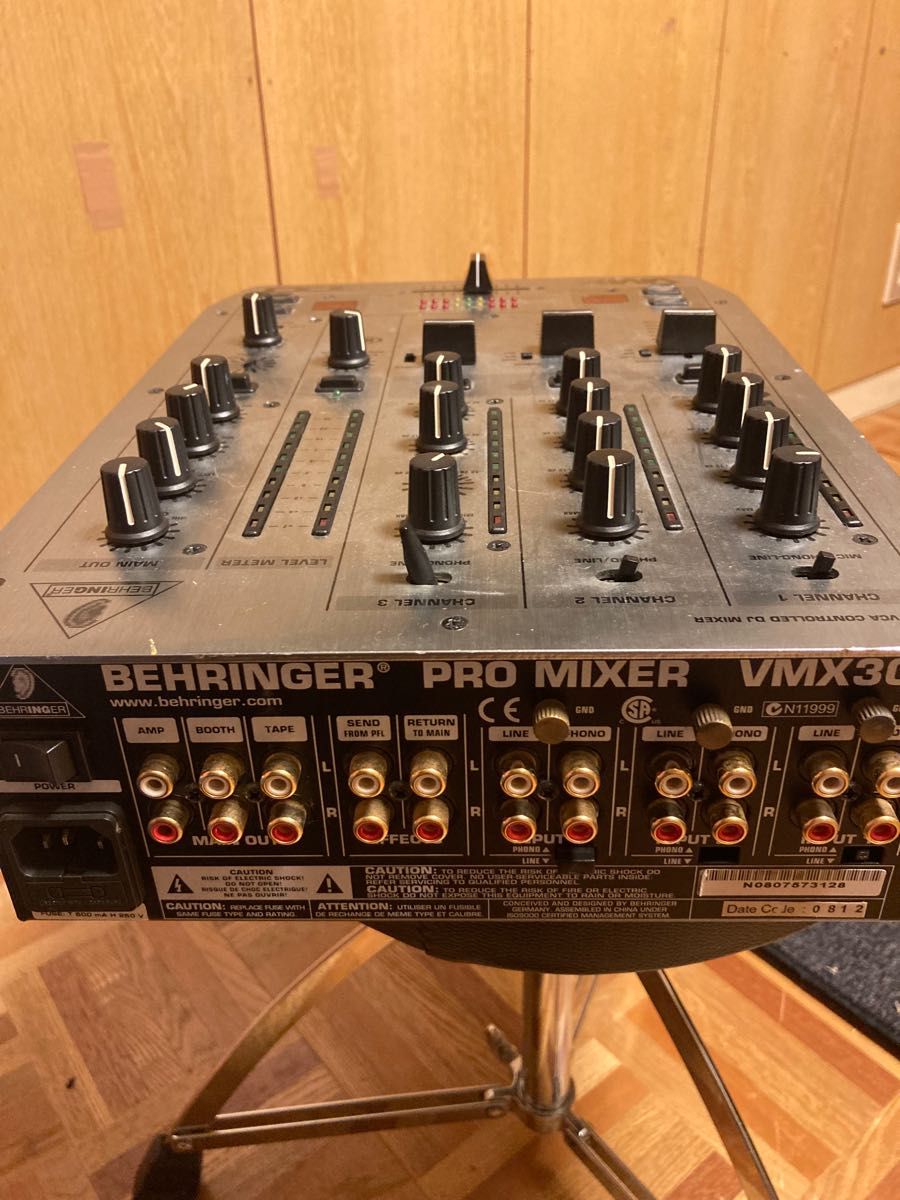 BEHRINGER VMX300 BPMカウンター付き 3ch多機能DJミキサー 動作確認済