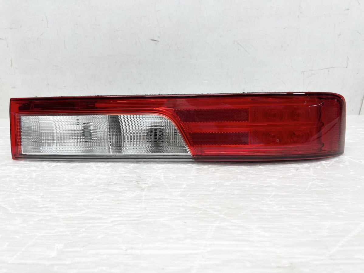 DA17Wエブリィ右中古テールランプ35650-64P00 スズキ エブリィ ワゴン