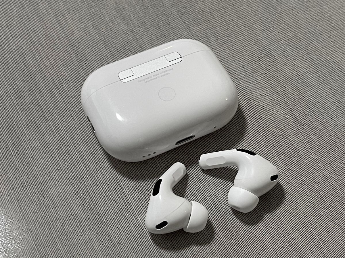 美品 Apple AirPods Pro 第2世代 MQD83J/A 正規品 保証24年8月30日まで