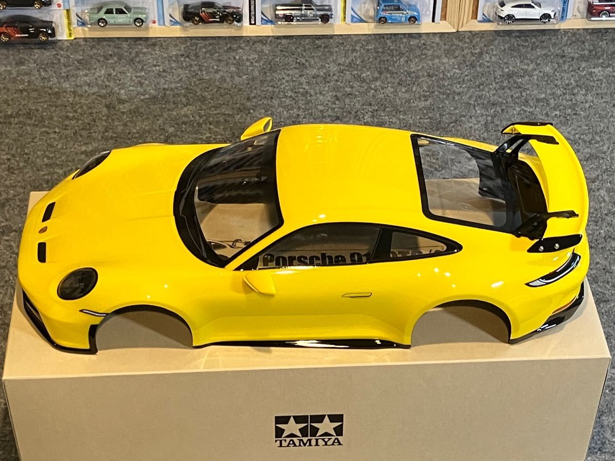 タミヤラジコンRCポルシェ911 GT3 (992)塗装済スペアボディイエロー
