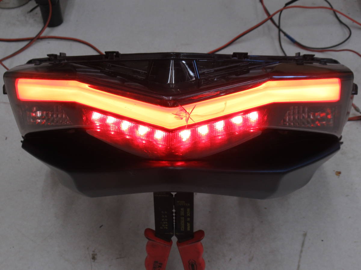 全国送料無料 ヤマハ シグナスX/SEA5J 4型 純正LEDテールランプ中古品