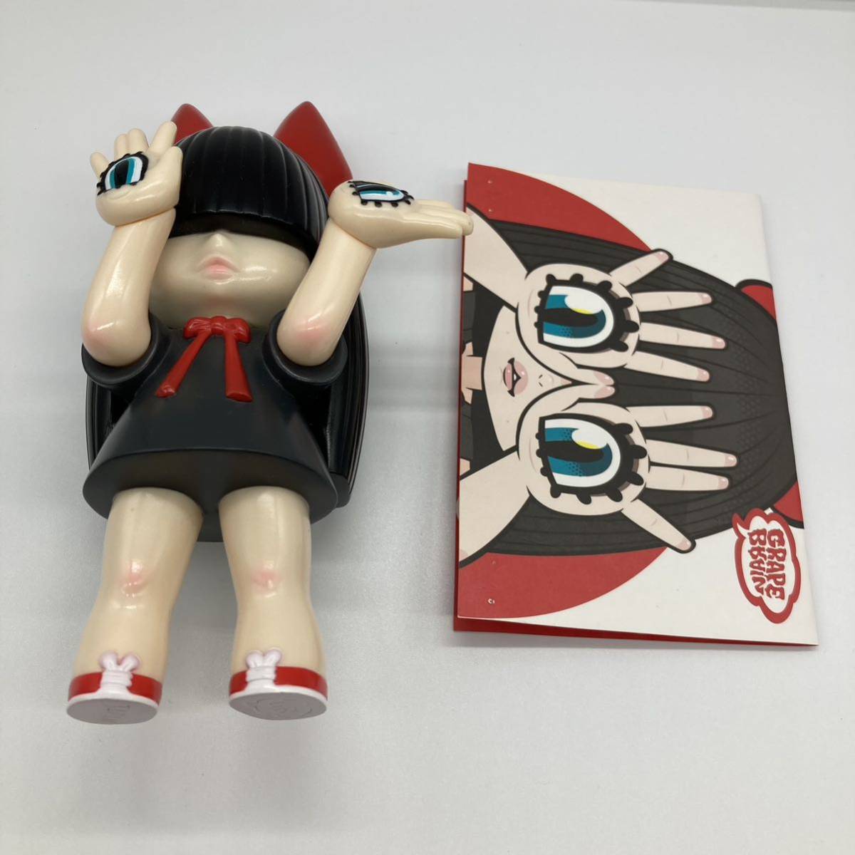 GRAPE BRAIN 手の目少女 にぎるちゃん 1st カラー Tenome Girl Nigiru