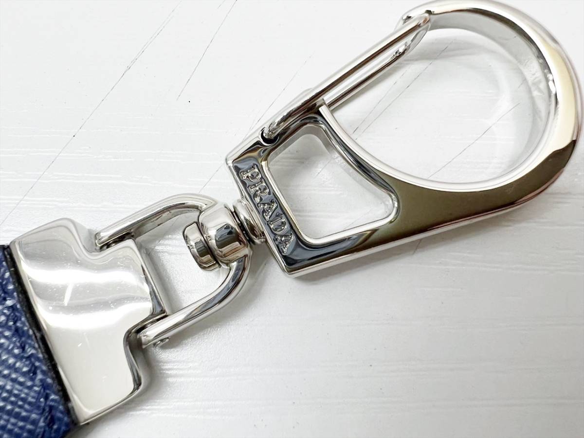 ほぼ未使用 キーリング欠品 美品 PRADA プラダ トライアングルロゴ