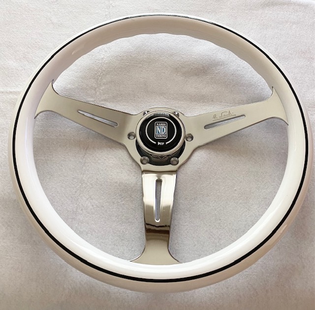 新品 社外 ナルディ NARDIステアリング ホーンボタン付き クラシック