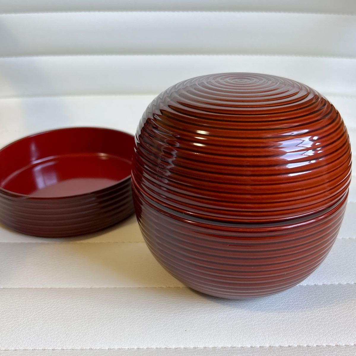 溜塗 信玄弁当 三段弁当箱 千筋内朱 懐石道具 重箱 茶道具｜Yahoo