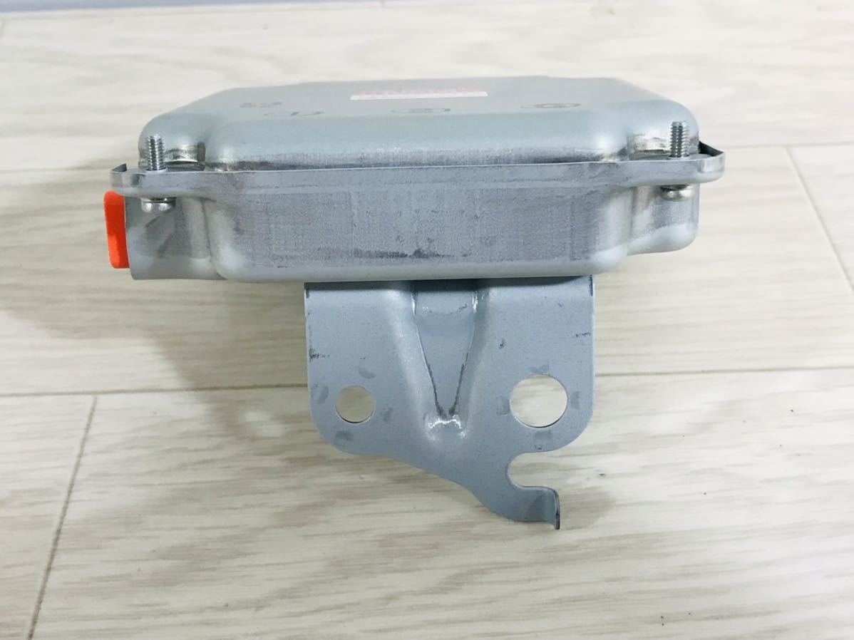 動作確認済 89892-47080 ボルテージセンサー プリウス ZVW30 後期 純正