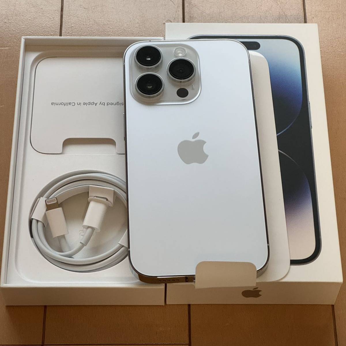 バッテリー100% Apple iPhone 14 Pro 1TB シルバー 本体交換済み