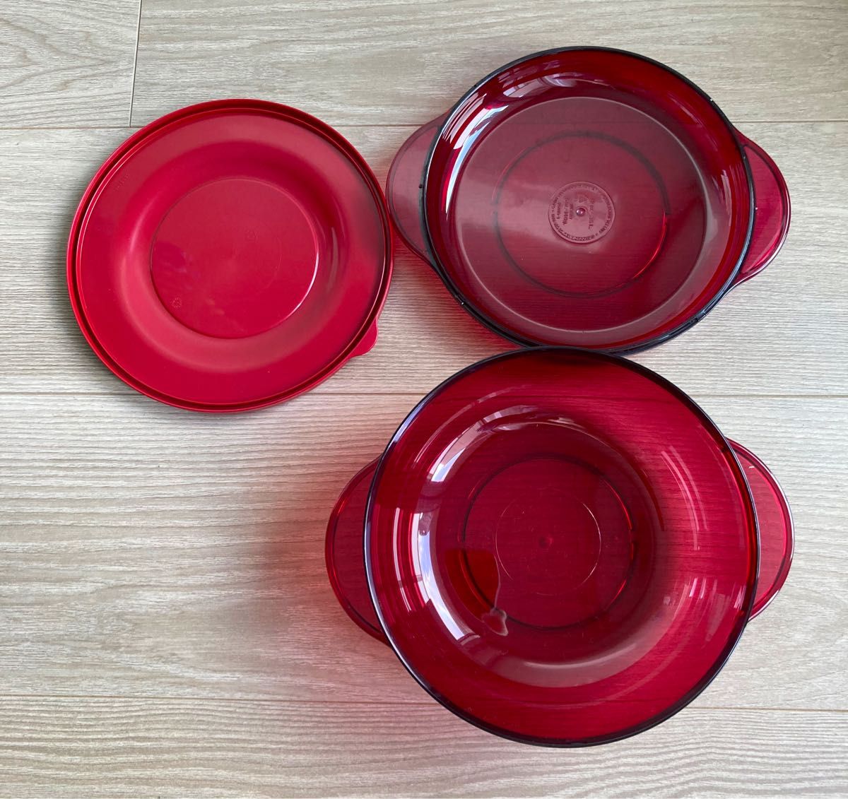 タッパーウェア タッパーウェーブ 2000 中 シール付 タッパー 赤