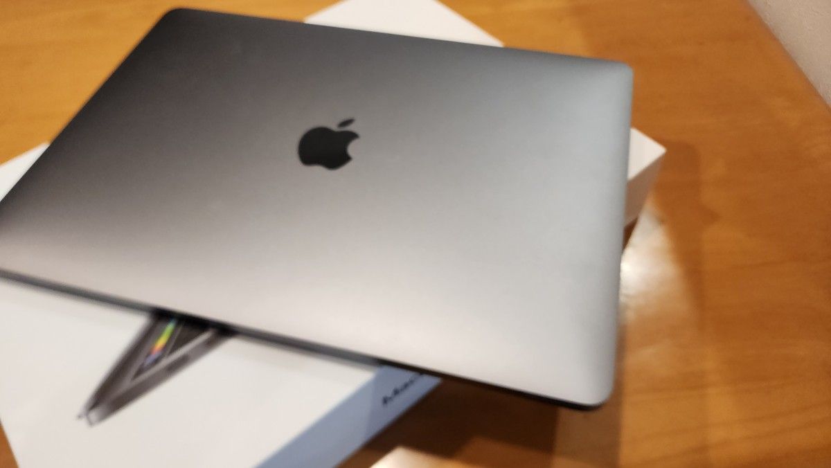 2016年モデル 充放電回数46回 MacBook Pro 13inch Core i5 マック