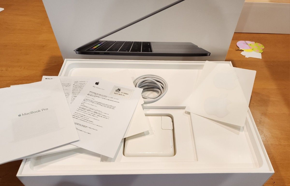 2016年モデル 充放電回数46回 MacBook Pro 13inch Core i5 マック