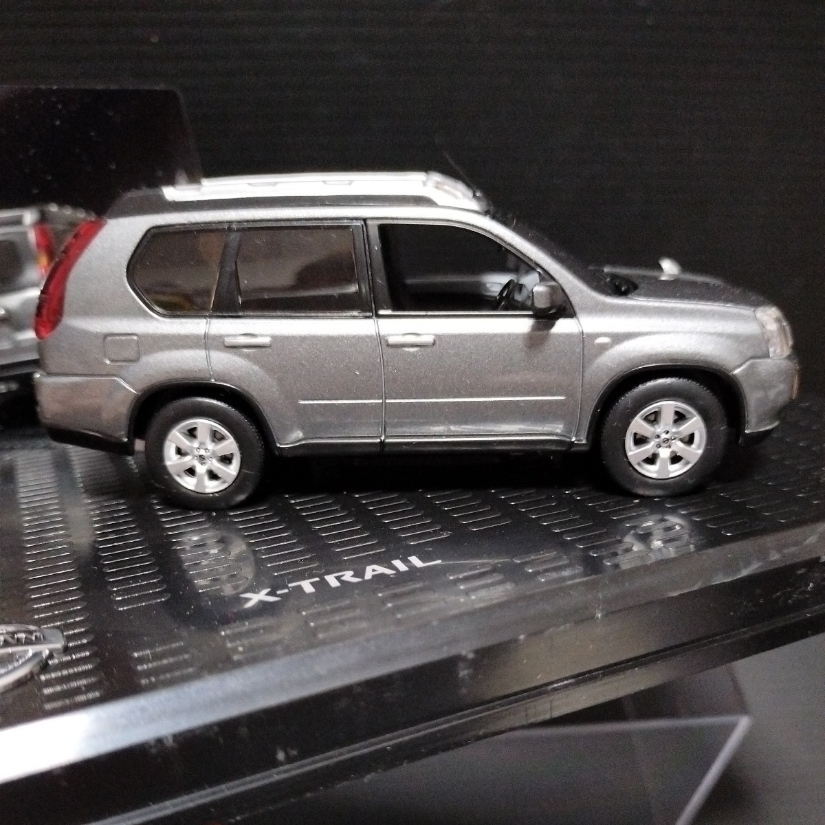 スケールカー「1/43 エクストレイル」ミニカー 日産 X-TRAIL グレー系