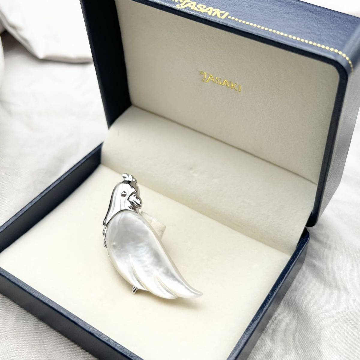 美品】TASAKI 田崎真珠 オウム インコ 鳥 ブローチ シルバーカラー