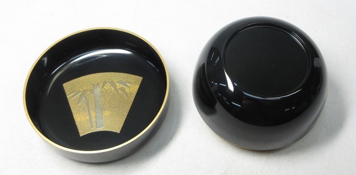 G0013】茶道具 輪島塗 一后一兆 青貝入 松竹梅 扇面 蒔絵 棗 共箱 共布