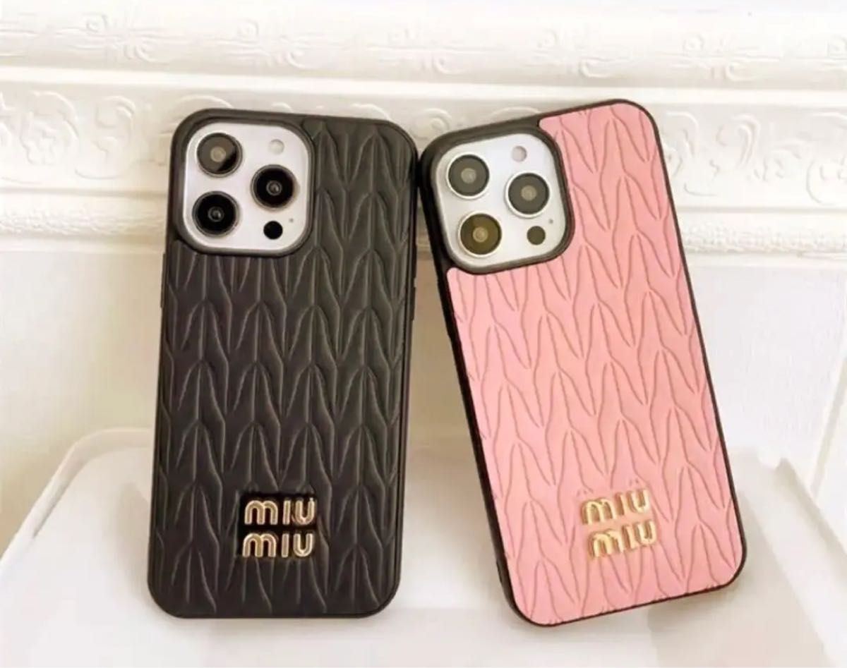 新品 miumiu iPhoneケース13 14兼用 マテラッセ柄 ピンク ミュウミュウ