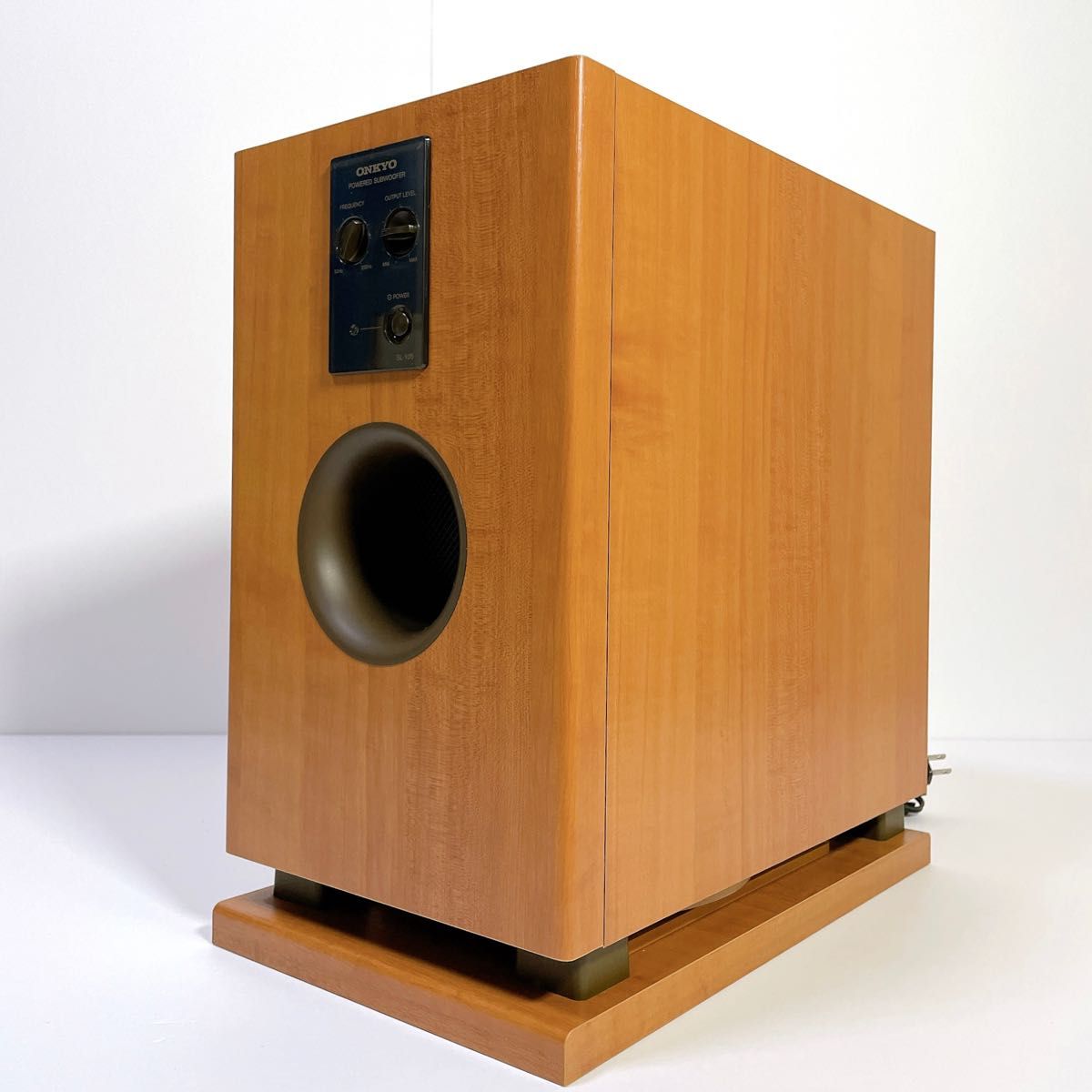 1385【美品】ONKYO オンキヨー SL-105 アンプ内蔵サブウーファー サブ