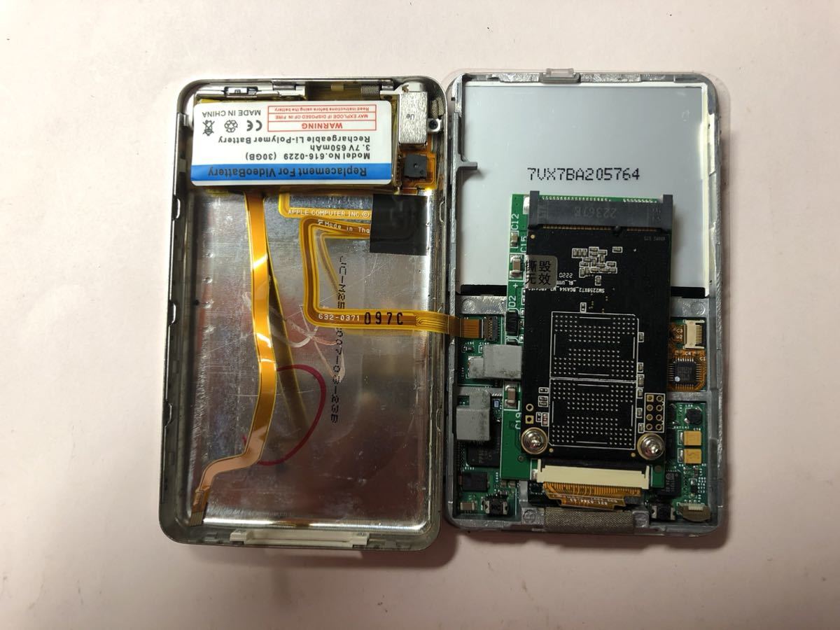 iPod classic 5 5世代 新品SSD240GB搭載 新品バッテリー交換済 動作
