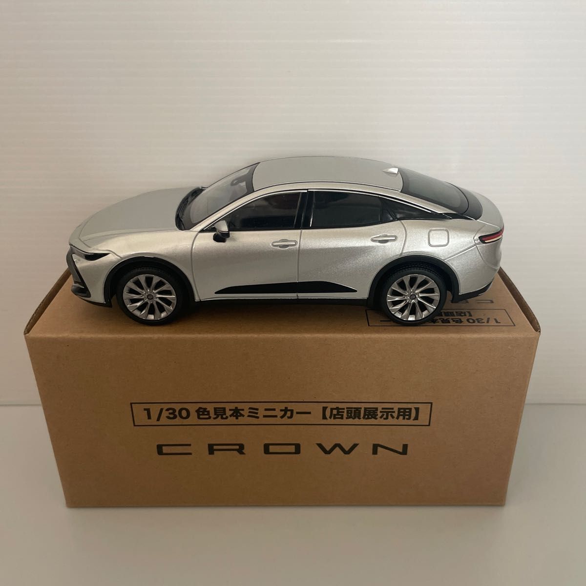 トヨタ クラウン クロスオーバー カラーサンプルミニカー プレシャス