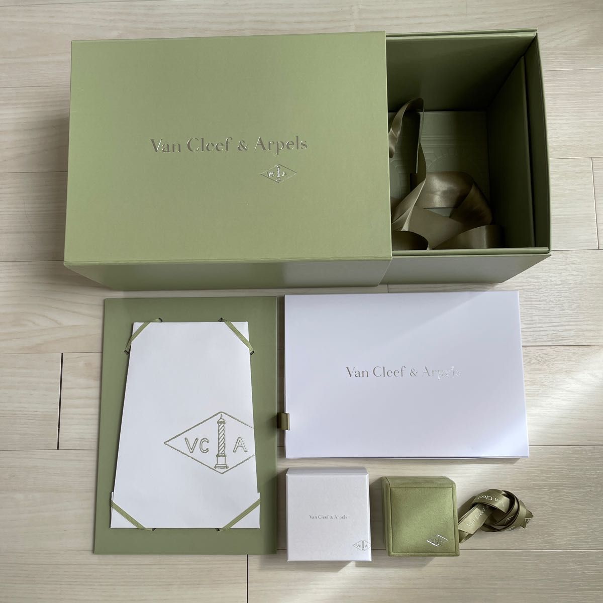 価格交渉NG】ヴァンクリーフ&アーペル ネックレス ペンダント ケース