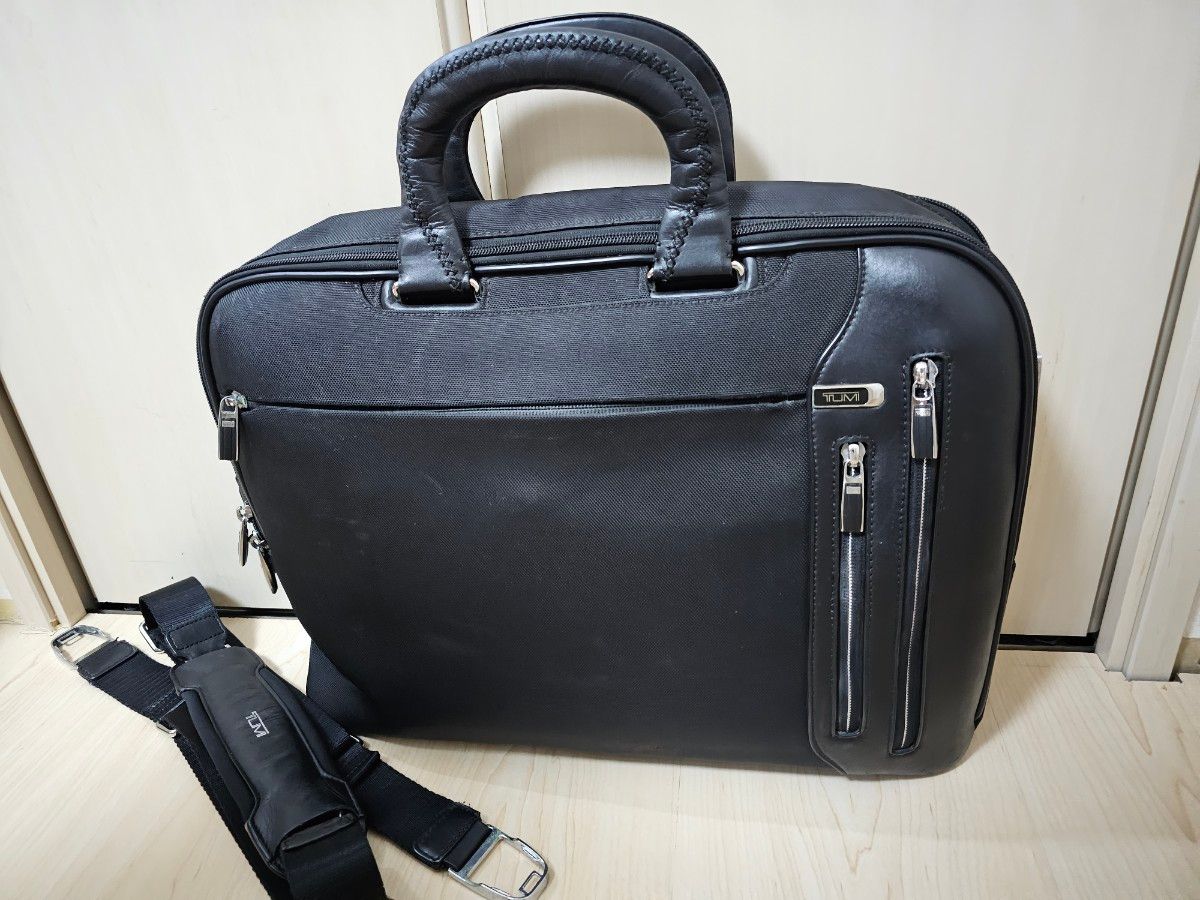 トゥミ TUMI Arrive 25611D Narita Slim Brief ナリタスリム 高級