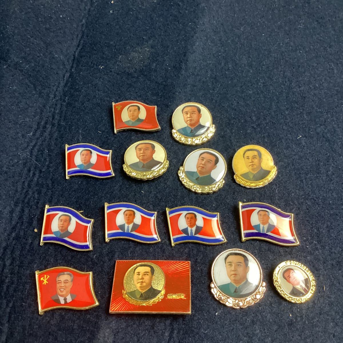 hopeさん】4+2個セット 北朝鮮 金日成 バッジ 北朝鮮 金日成・金正日