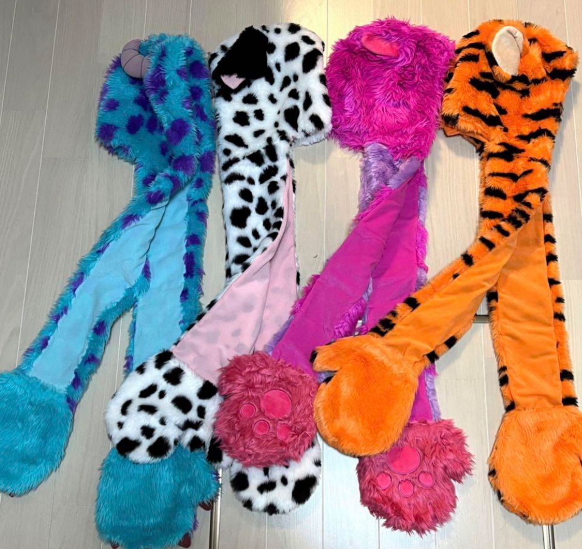 ディズニーマフラー チェシャ猫 101匹わんちゃん ティガー サリー