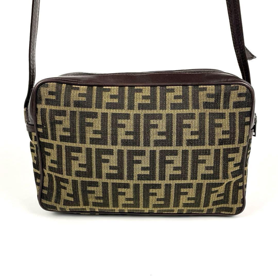 美品 FENDI フェンディ ズッカ柄 FF ショルダーバッグ カメラバッグ