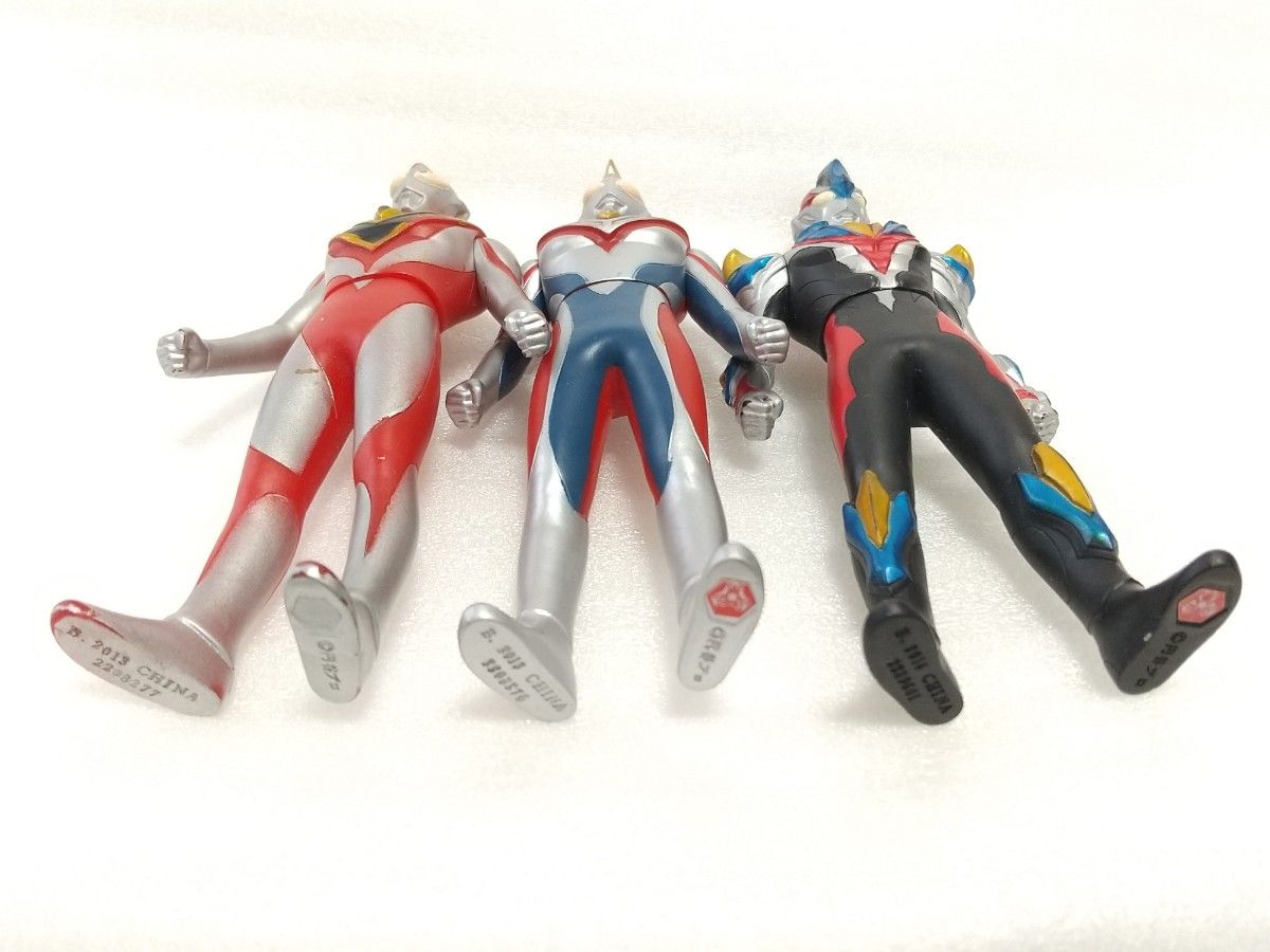 DXギンガスパーク ライブサイン機能付 スパークドール3体 ウルトラマン