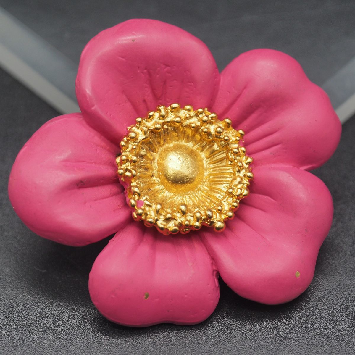 J498 KENZO ケンゾー ブローチ フラワー ピンクカラー デザイン