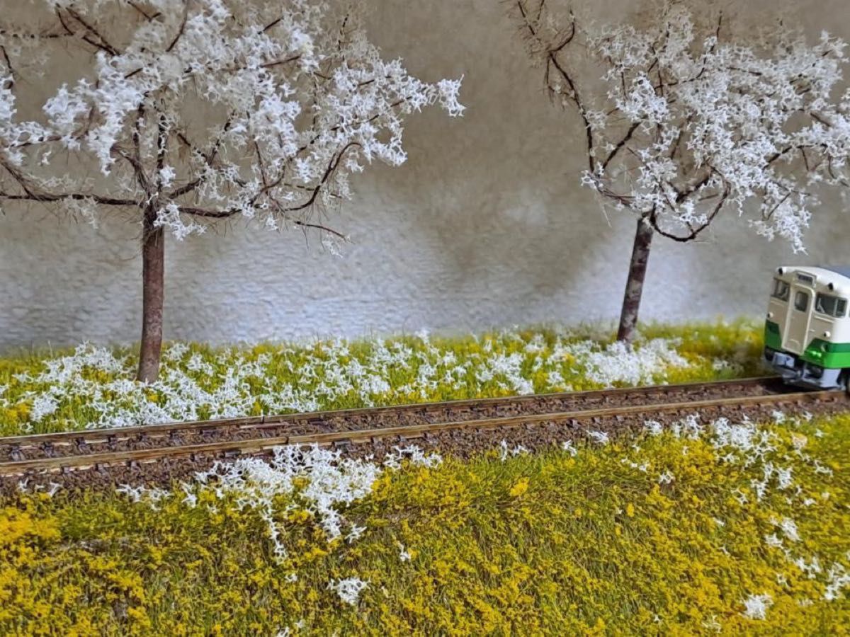 新品 桜)鉄道さくら風景 鉄道ジオラマ ミニジオラマ Nゲージの電車