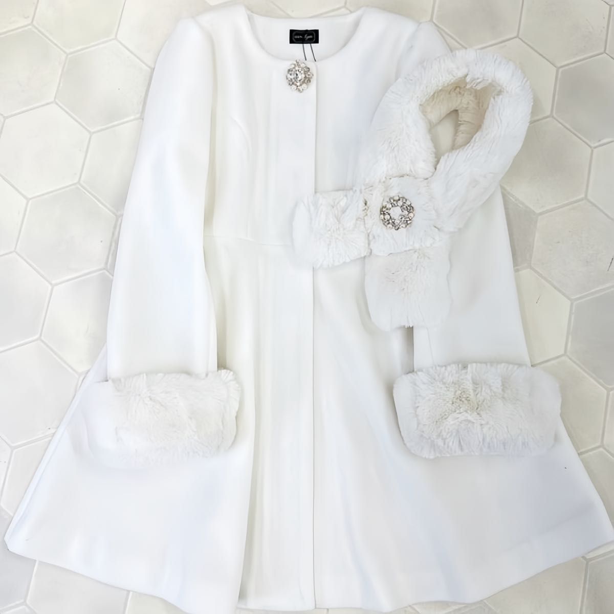 evelyn エブリン アンミール ビジューコート ティペット 2023 オフ