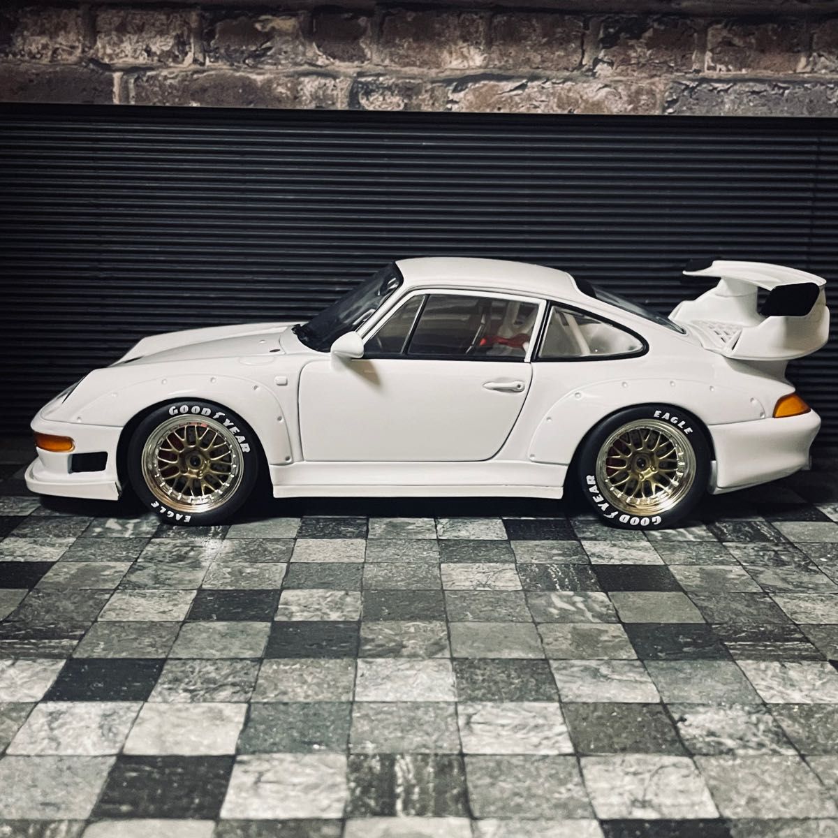 カスタム品 1/18 UT ポルシェ 911 (993) GT2 Evo｜Yahoo!フリマ（旧