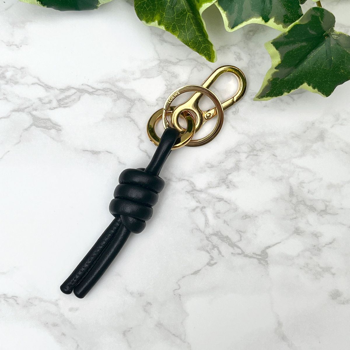 LOEWE ロエベ ノット チャーム (カーフ&真鍮) ゴールド ブラック 現行