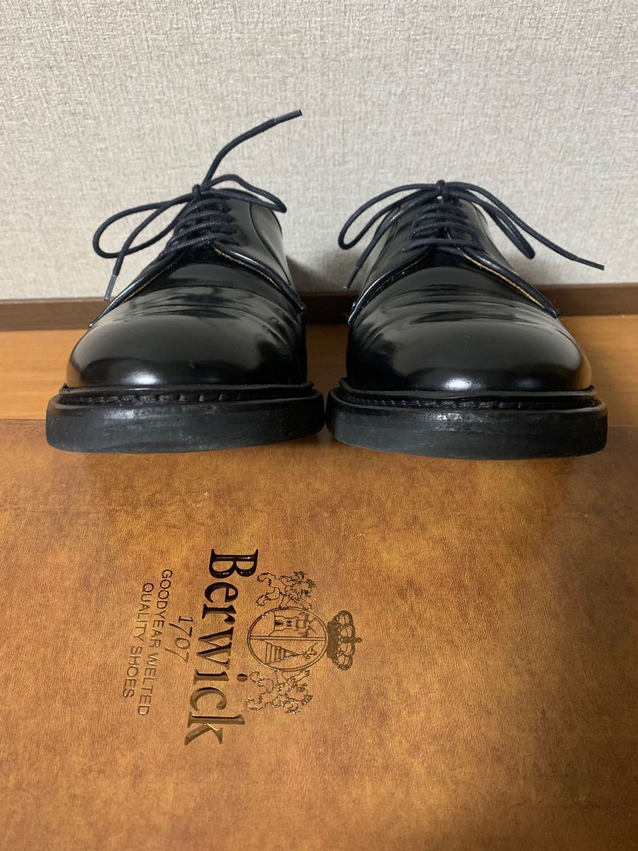 バーウィック プレーントゥ コーティングレザー 4406ROVIBK｜Yahoo