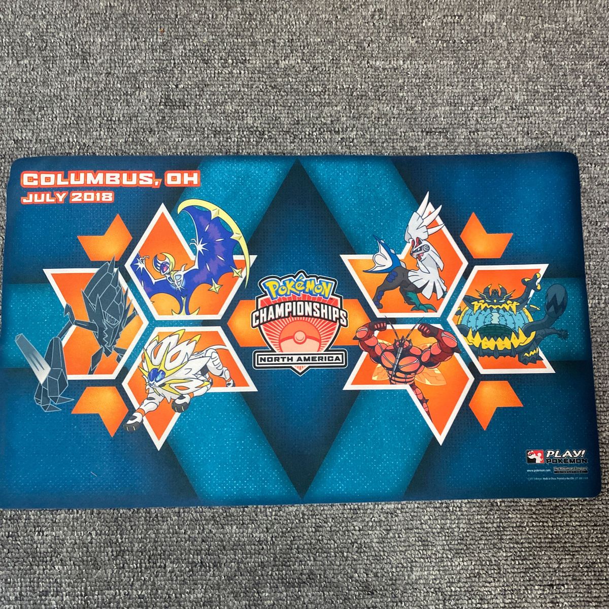 ポケモンカードゲーム 海外公式プレイマット 2018 チャンピオン