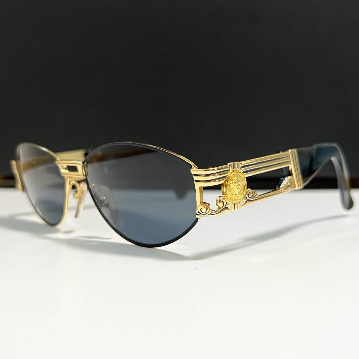 美品 GIANNI VERSACE ジャンニヴェルサーチ メデューサ 額縁装飾